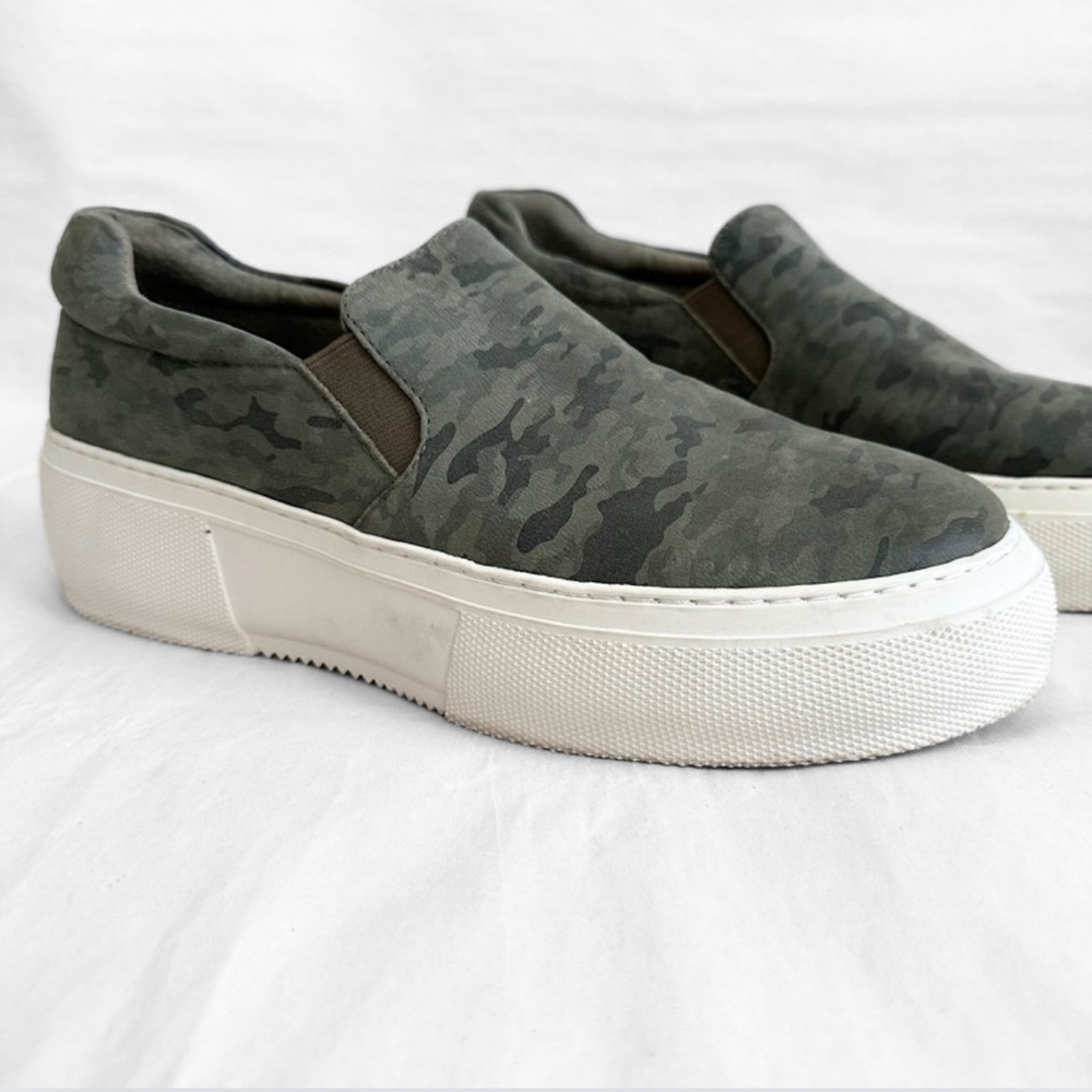 J Slides Women 10 Slip On Shoes Platform Camo Neutral Olive Green Casual Comfort